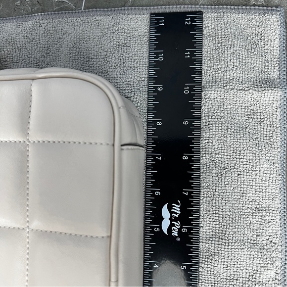 🔥 NWT Michael Kors Jet Set Charm Small Leather Crossbody Bag - LT Light Cream - Picture 14 of 16